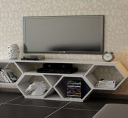 Umba TV Shelf